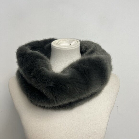 Loft Ann Taylor Women’s Grey Faux Fur Gaitor Scarf NWT - Picture 9 of 9